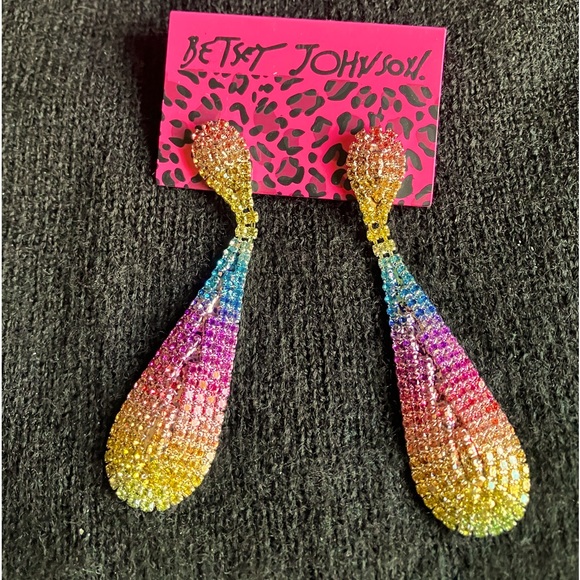 Betsey Johnson Accessories - Betsey Johnson beautiful dangle earrings